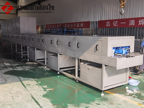 河南牧原集團第三臺14米全風干周轉箱清洗機試機實拍